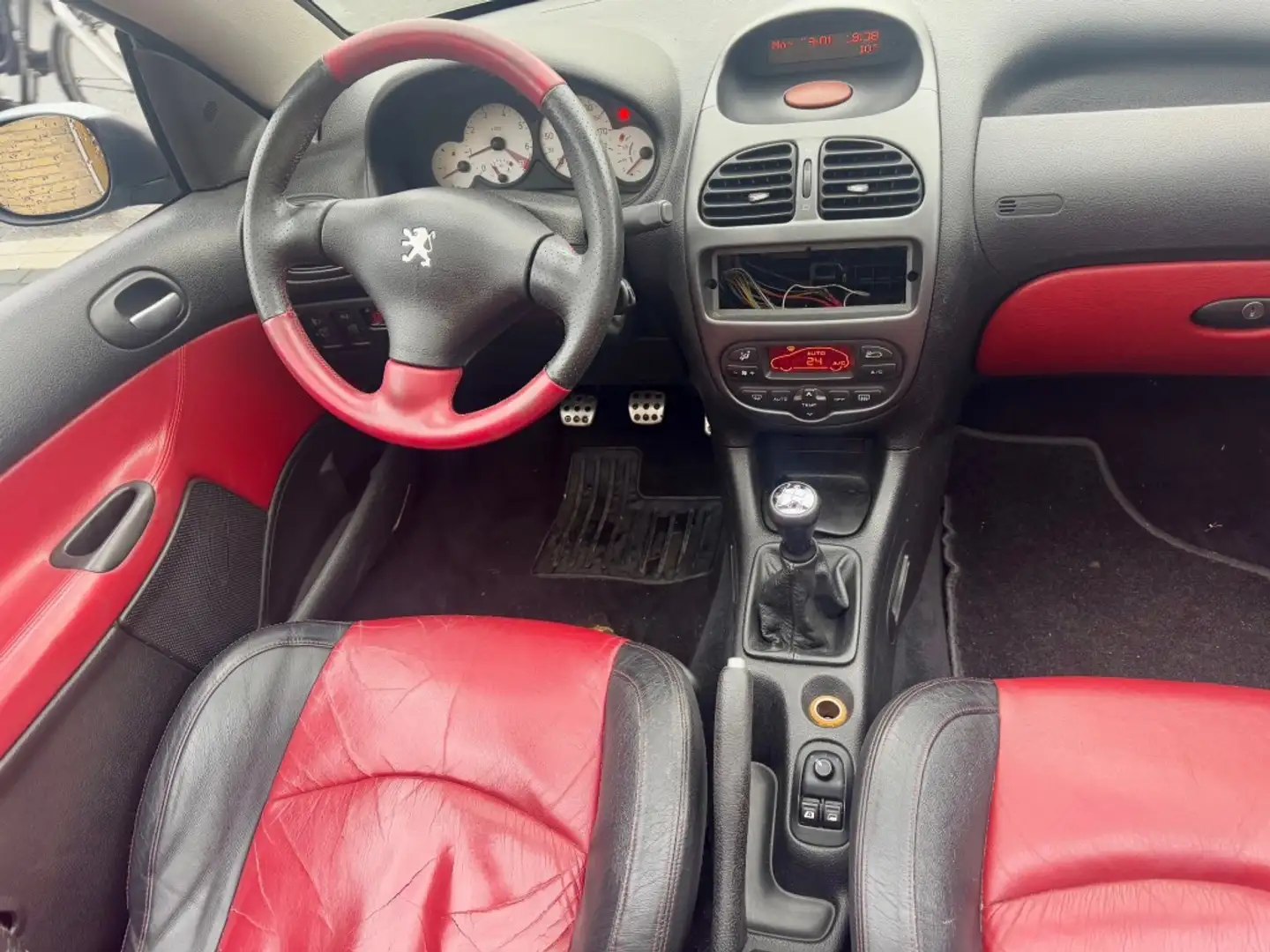 Peugeot 206 CC 2.0-16V LEER CLIMA NETTE AUTO NAP APK 9-2025 Szürke - 2