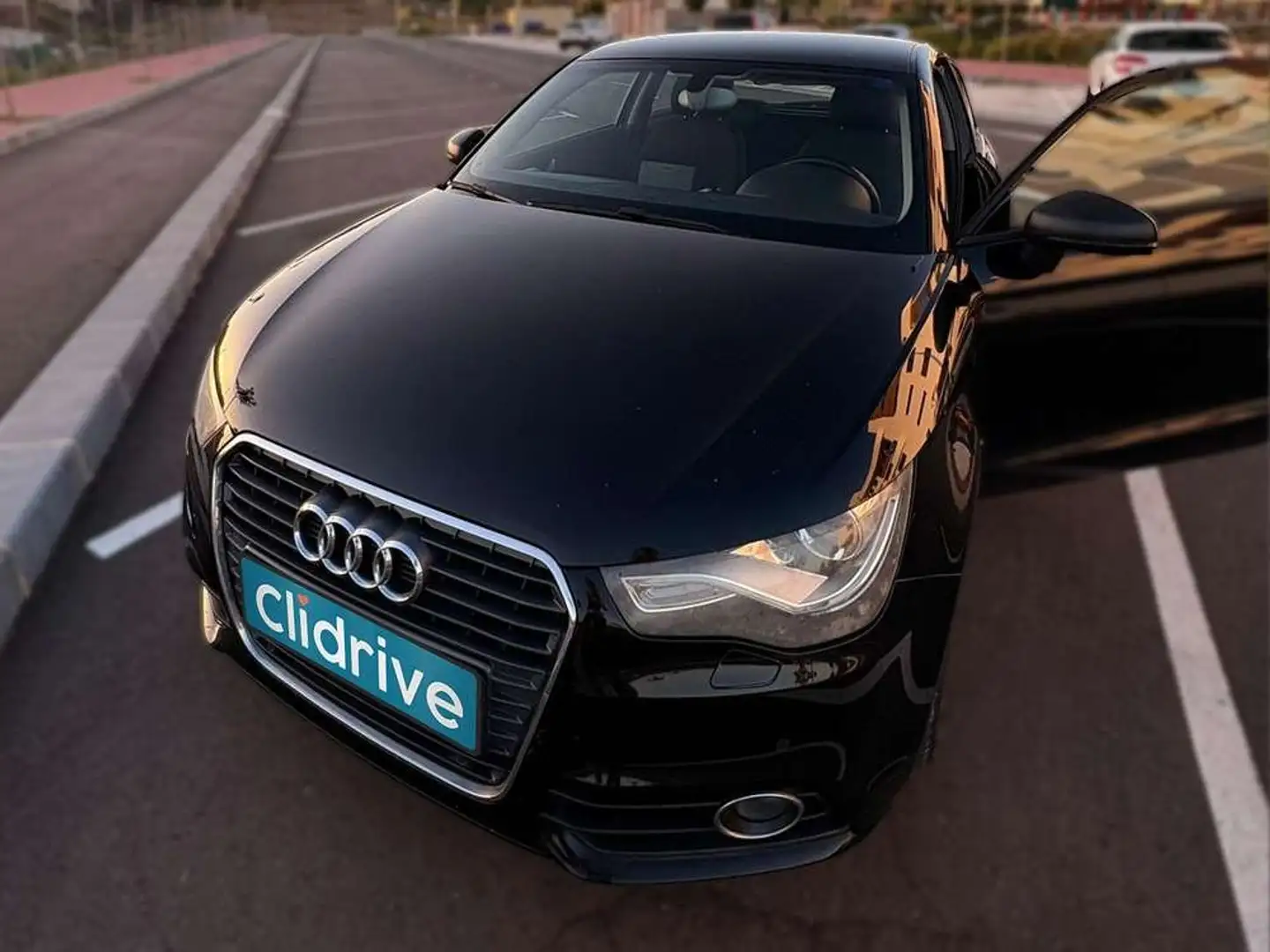 Audi A1 Sportback 1.6 TDI 90 S tronic Adrenalin Negro - 2