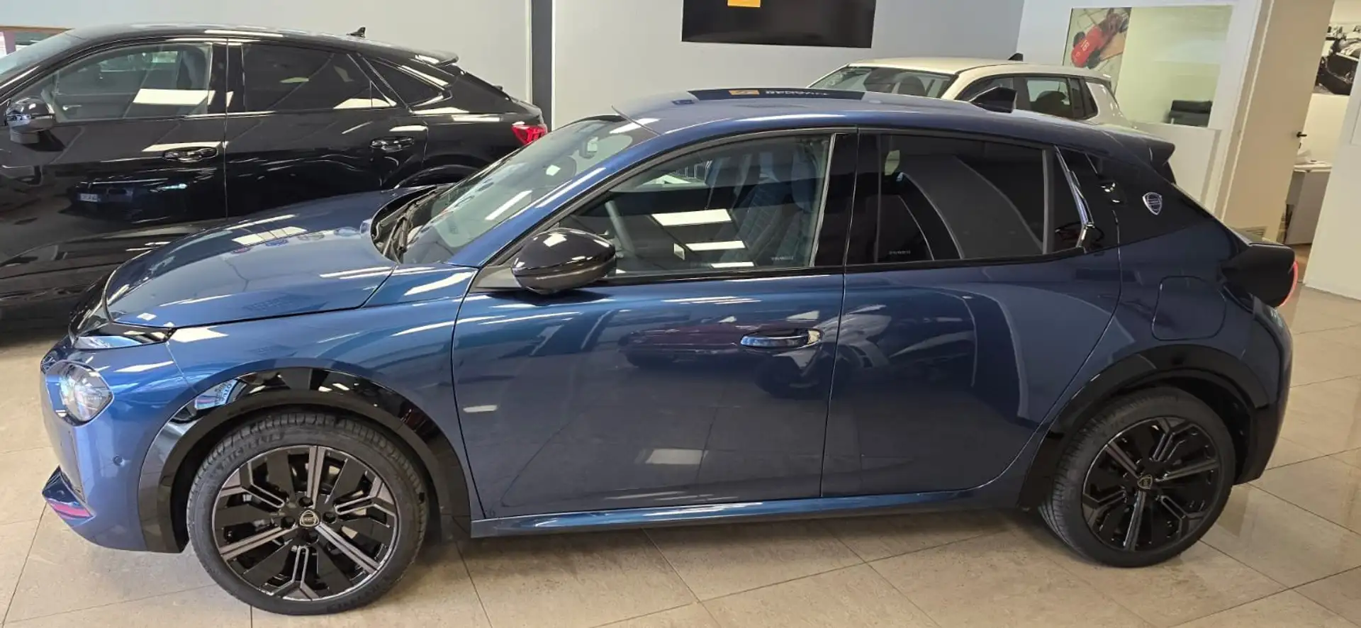 Lancia Ypsilon Ypsilon 1.2 mhev Edizione Limitata Cassina e-dct Blu/Azzurro - 1
