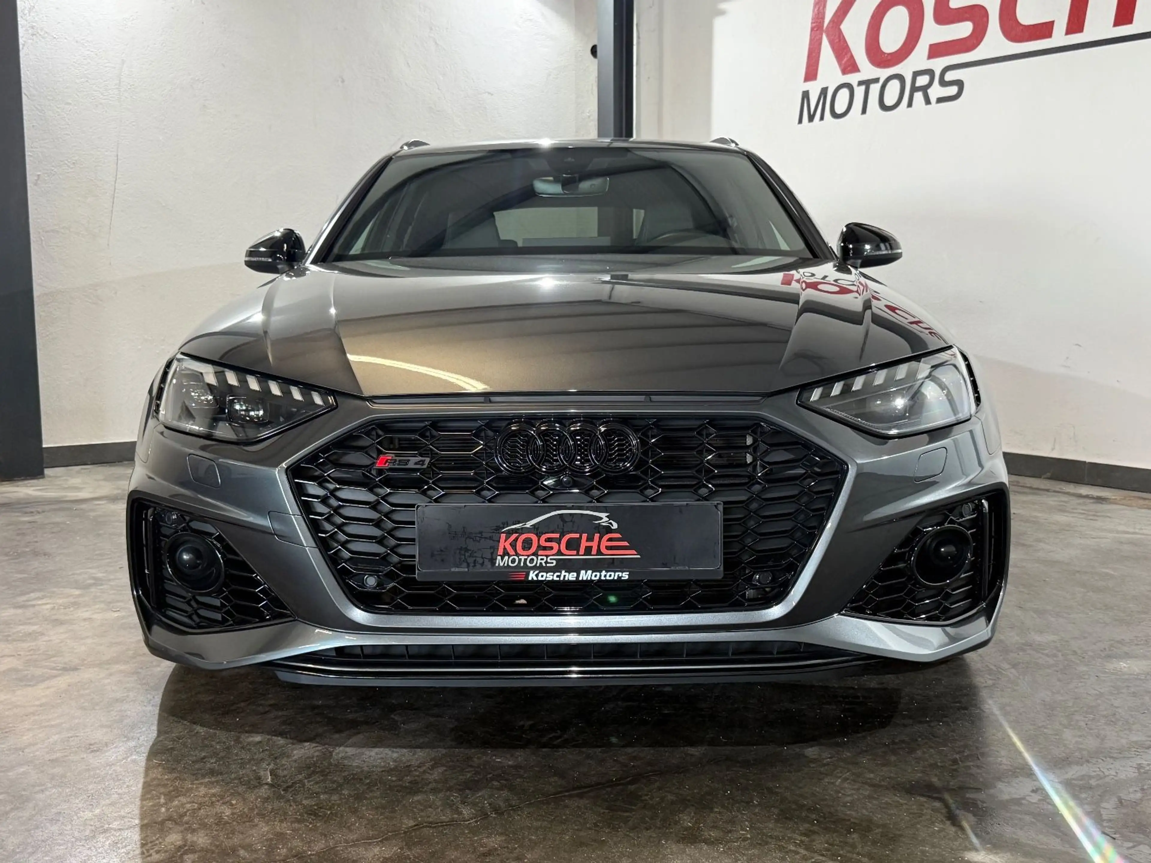 Audi RS4 Avant 2.9 TFSI quattro Schalensitze 1. Hand — photo 3