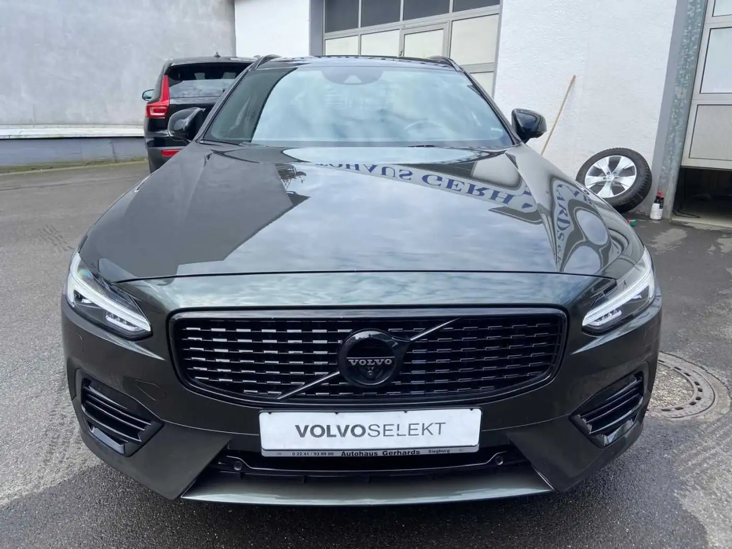 Volvo V90 T8 AWD R-Design, AHK, H&K, 360°, Pano, Head- Grau - 2