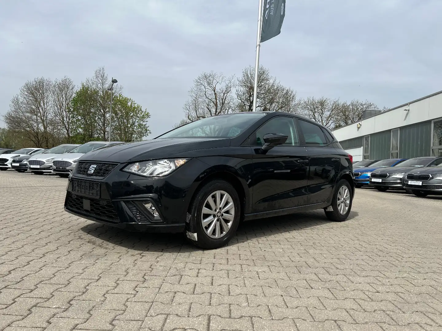SEAT Ibiza 1.0 TSI Style *Navi ACC Sitzh. Alu PDC* Schwarz - 1