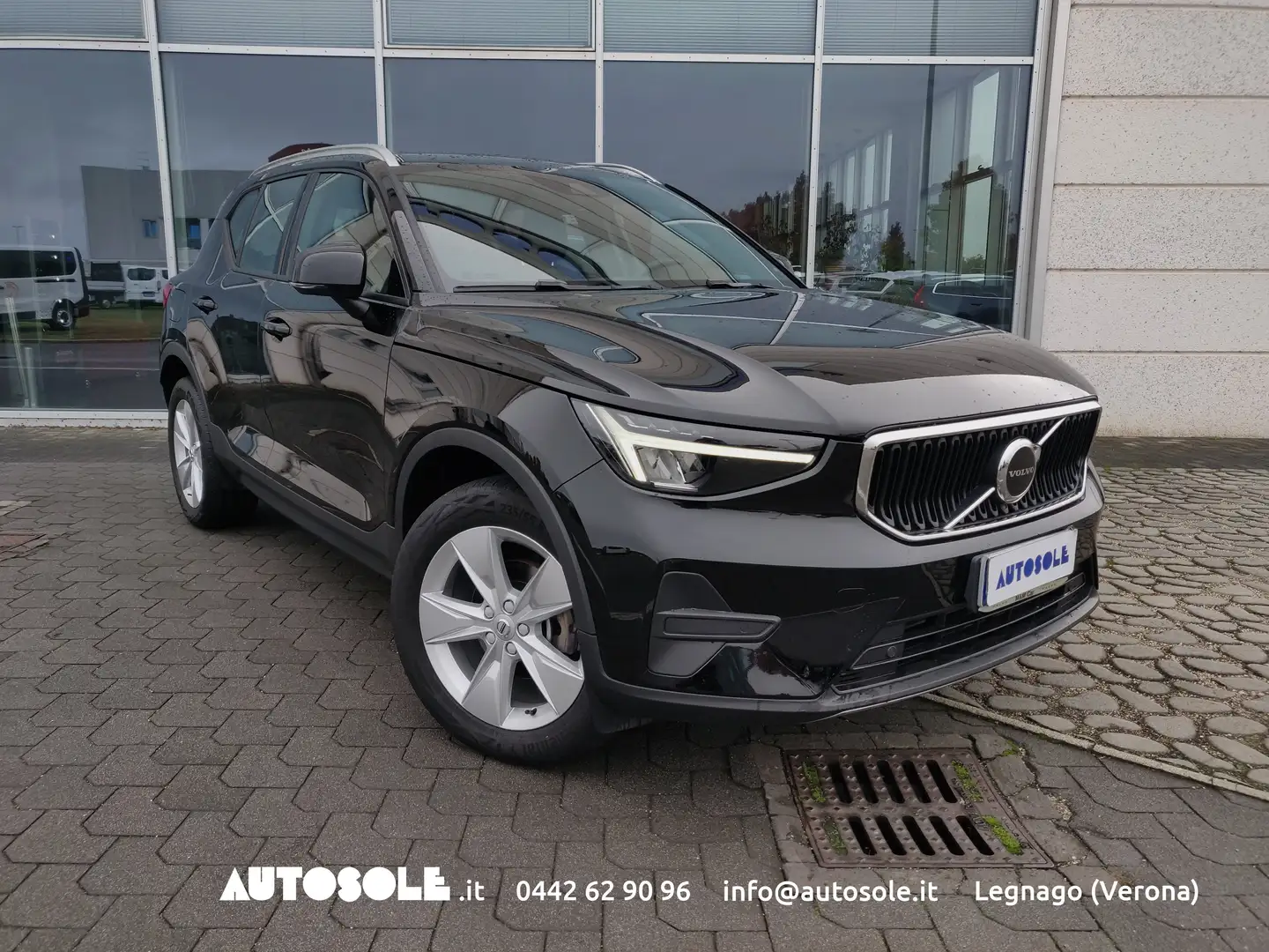Volvo XC40 XC40 T2 Momentum Core Nero - 1