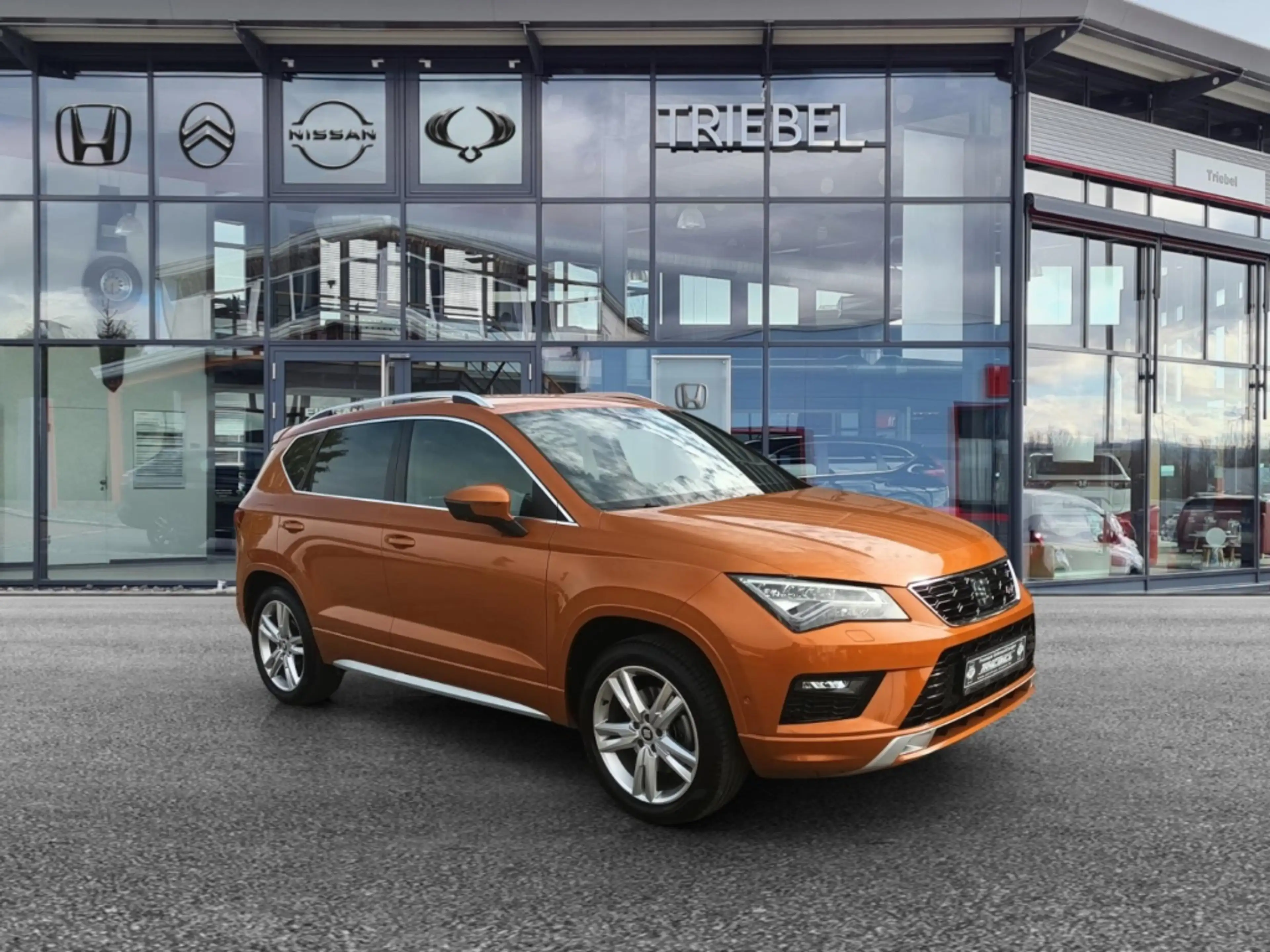 SEAT Ateca FR 1.4 TSI 4Drive *ALLRAD* *AHK* FRONTSCHEIBEN+SIT — photo 2