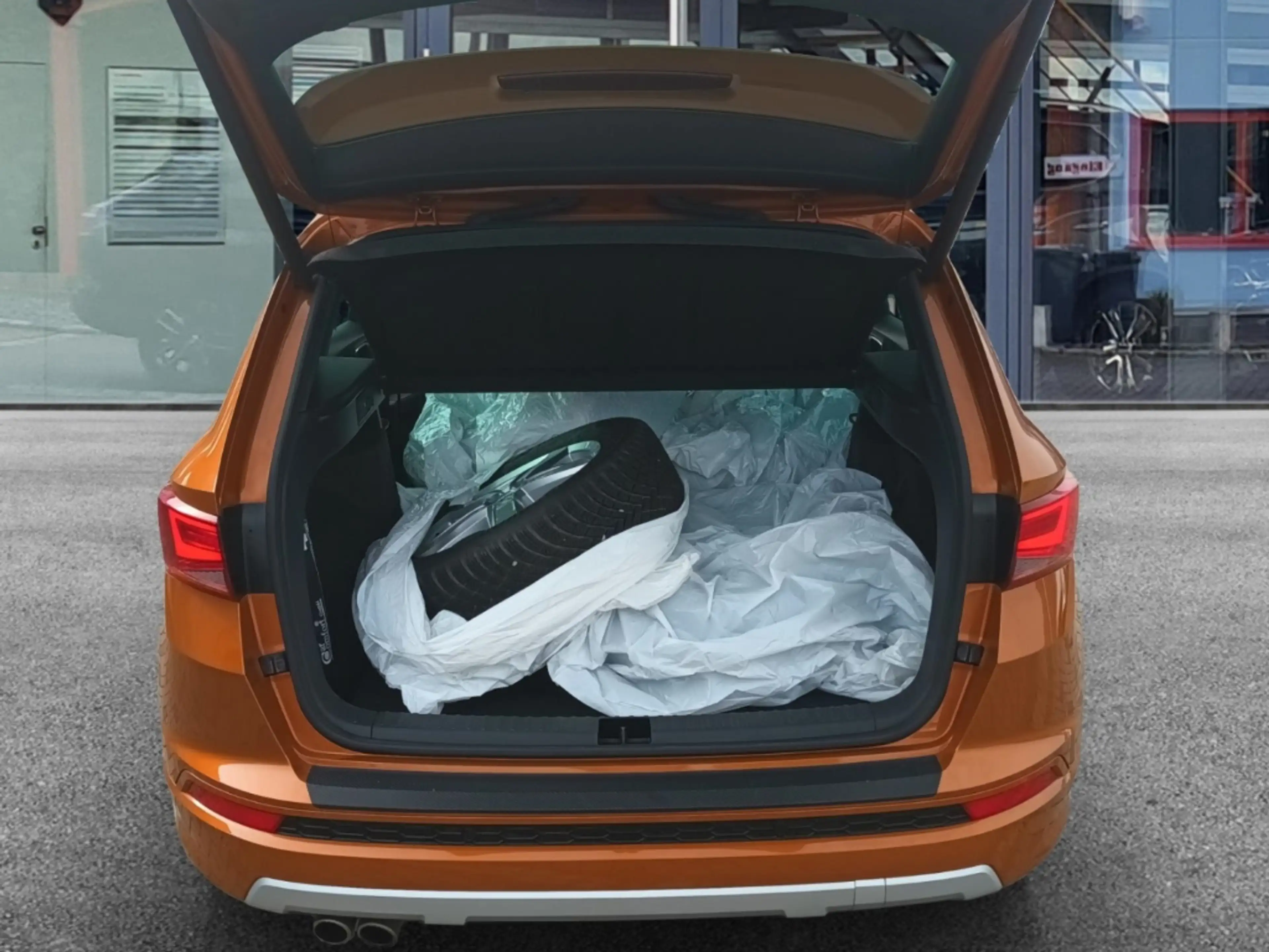 SEAT Ateca FR 1.4 TSI 4Drive *ALLRAD* *AHK* FRONTSCHEIBEN+SIT — photo 6