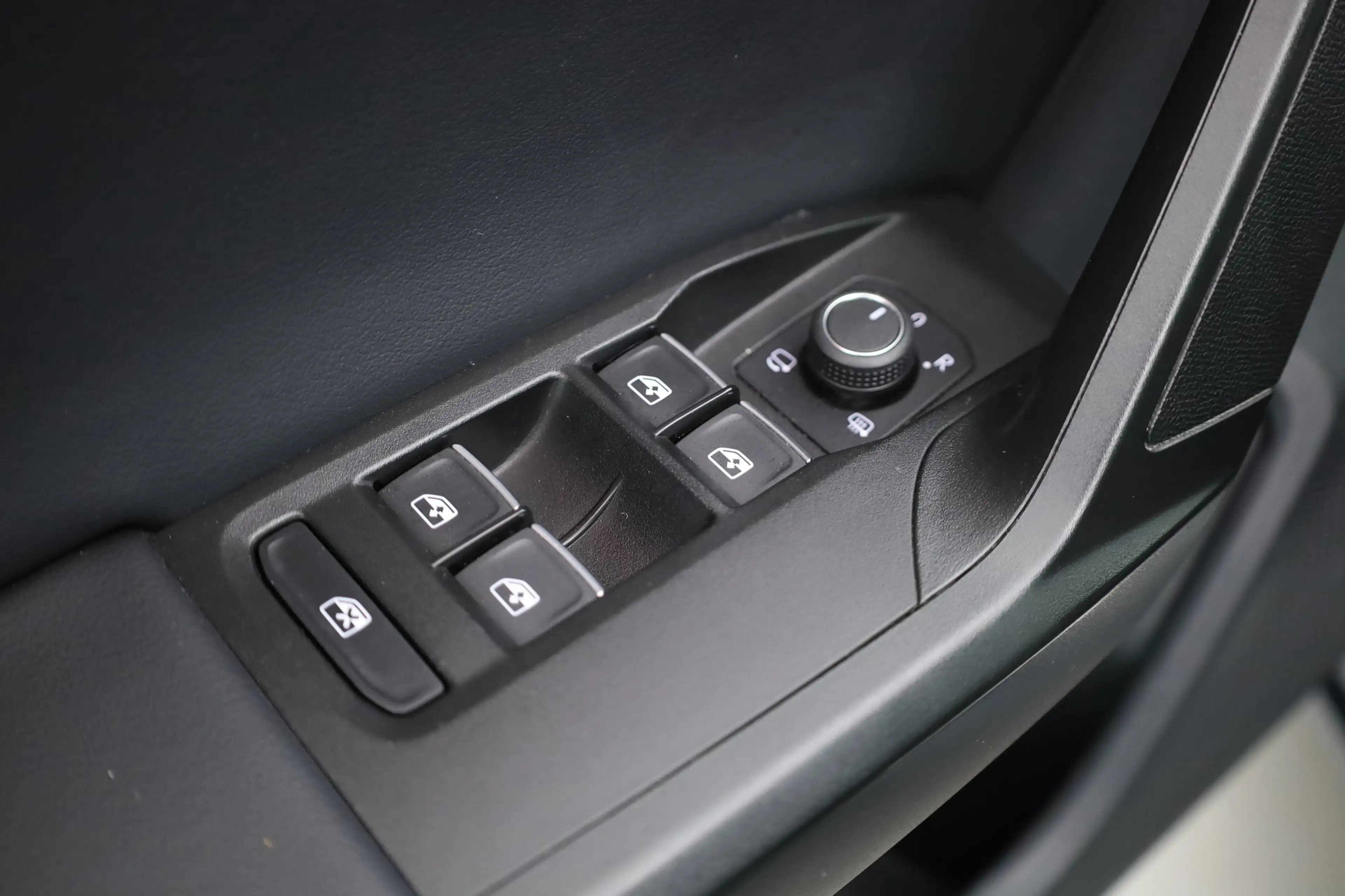 SEAT Leon e-Hybrid Sportstourer 1.4 TSI eHybrid PHEV FR Business Inte — photo 8