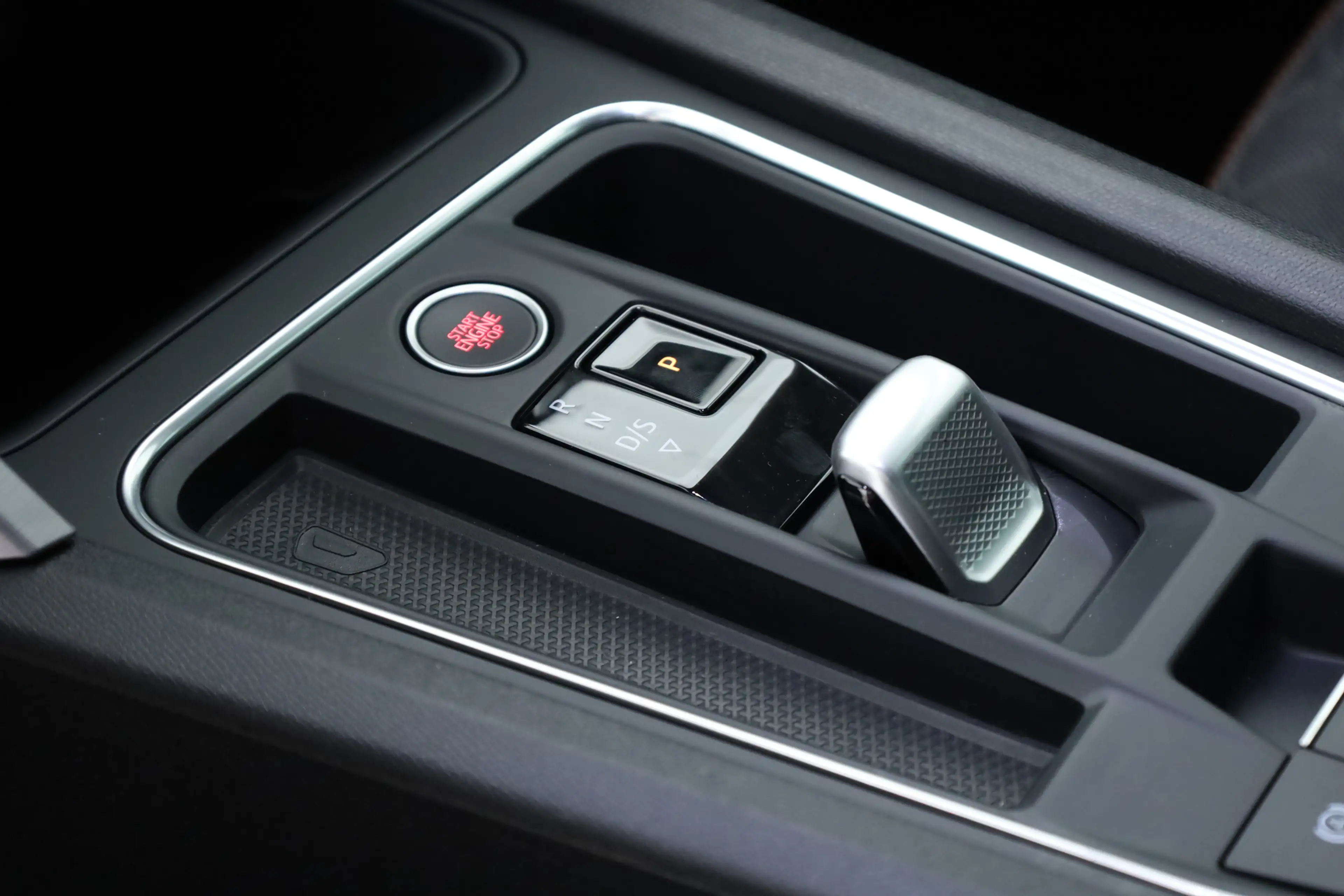 SEAT Leon e-Hybrid Sportstourer 1.4 TSI eHybrid PHEV FR Business Inte — photo 7