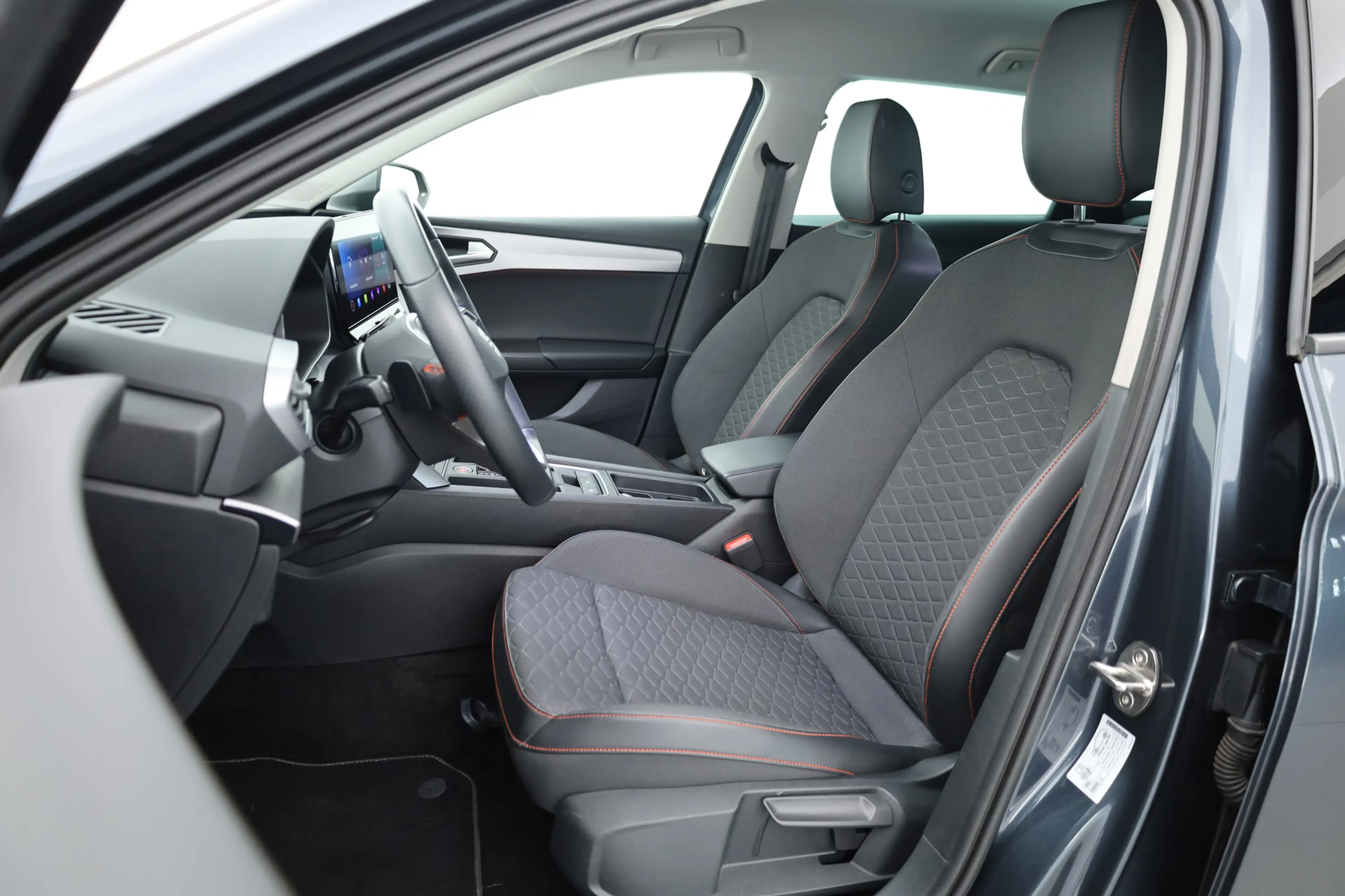 SEAT Leon e-Hybrid Sportstourer 1.4 TSI eHybrid PHEV FR Business Inte — photo 3