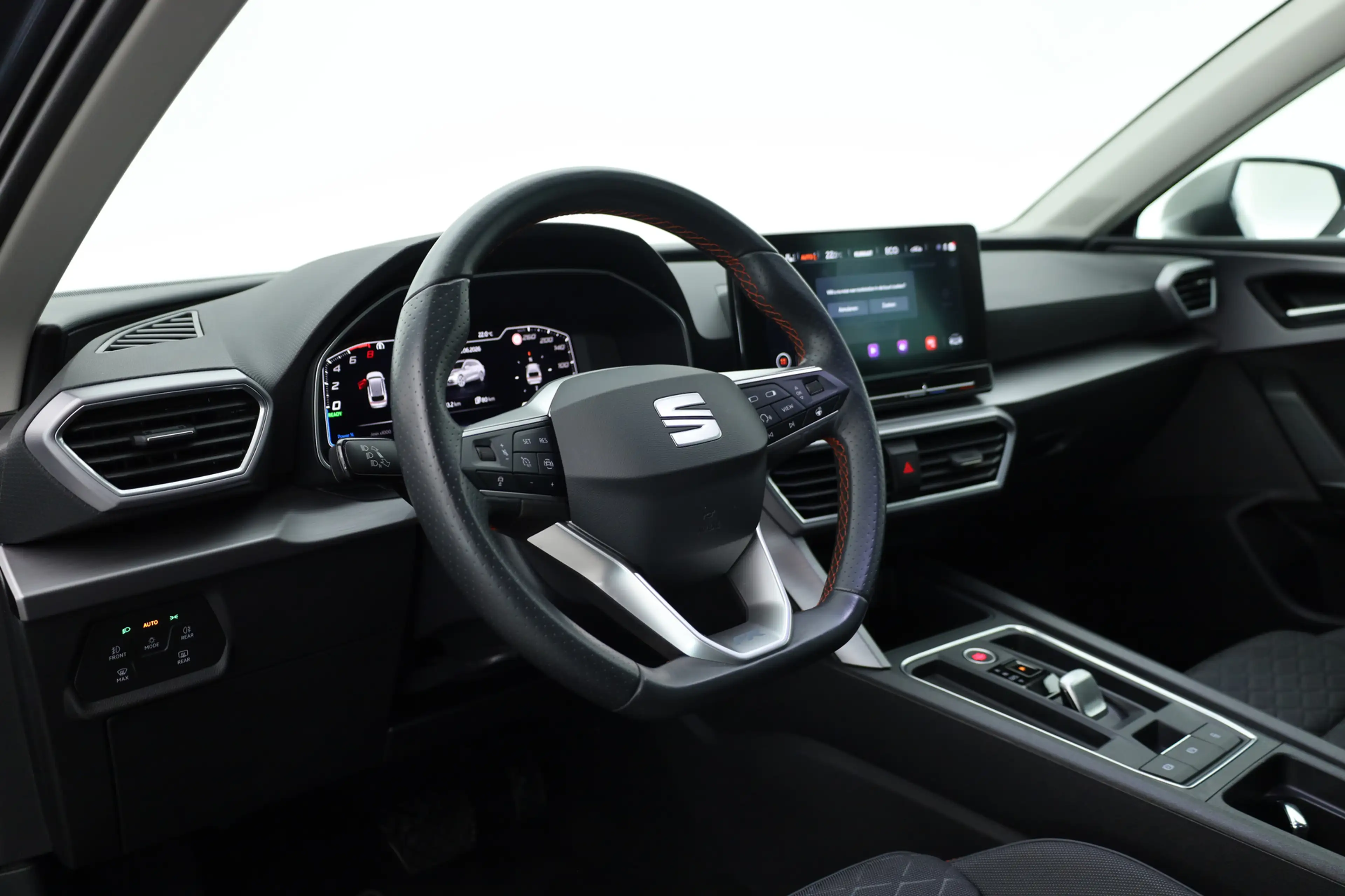SEAT Leon e-Hybrid Sportstourer 1.4 TSI eHybrid PHEV FR Business Inte — photo 5
