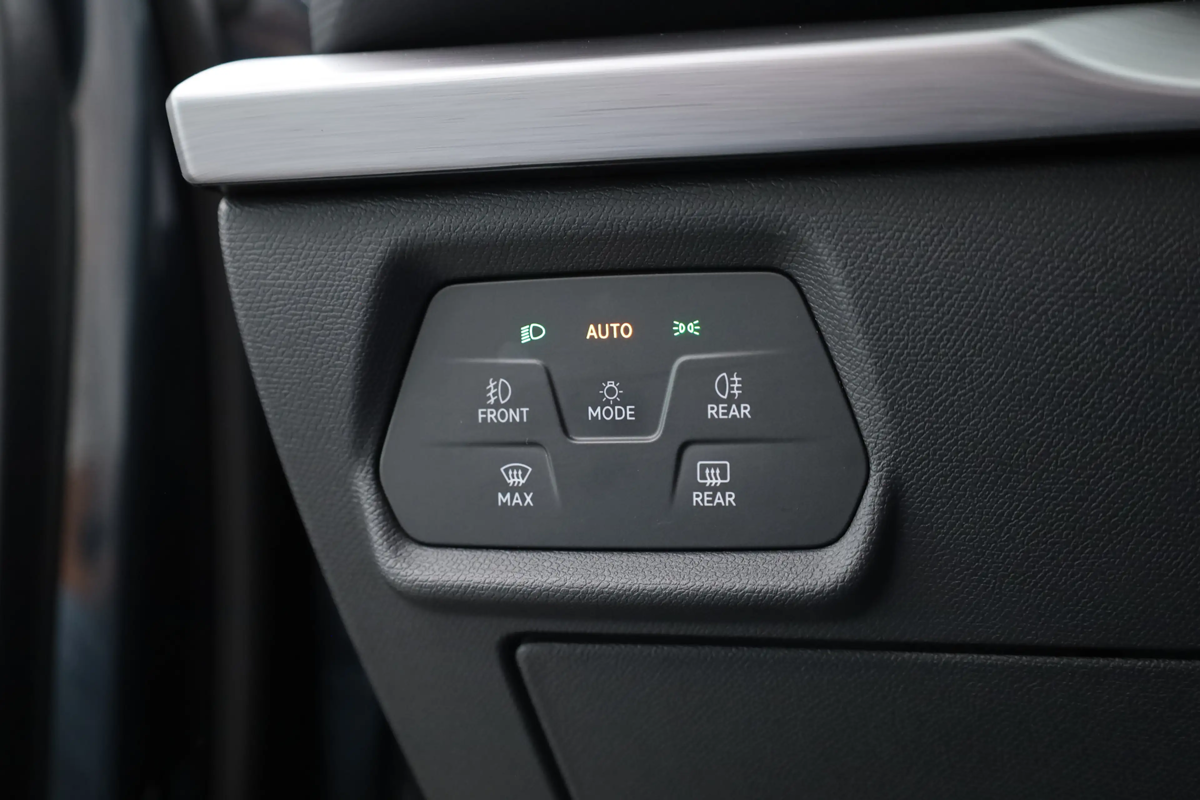 SEAT Leon e-Hybrid Sportstourer 1.4 TSI eHybrid PHEV FR Business Inte — photo 9