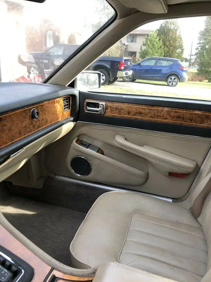 Jaguar XJ снимка Jaguar XJ