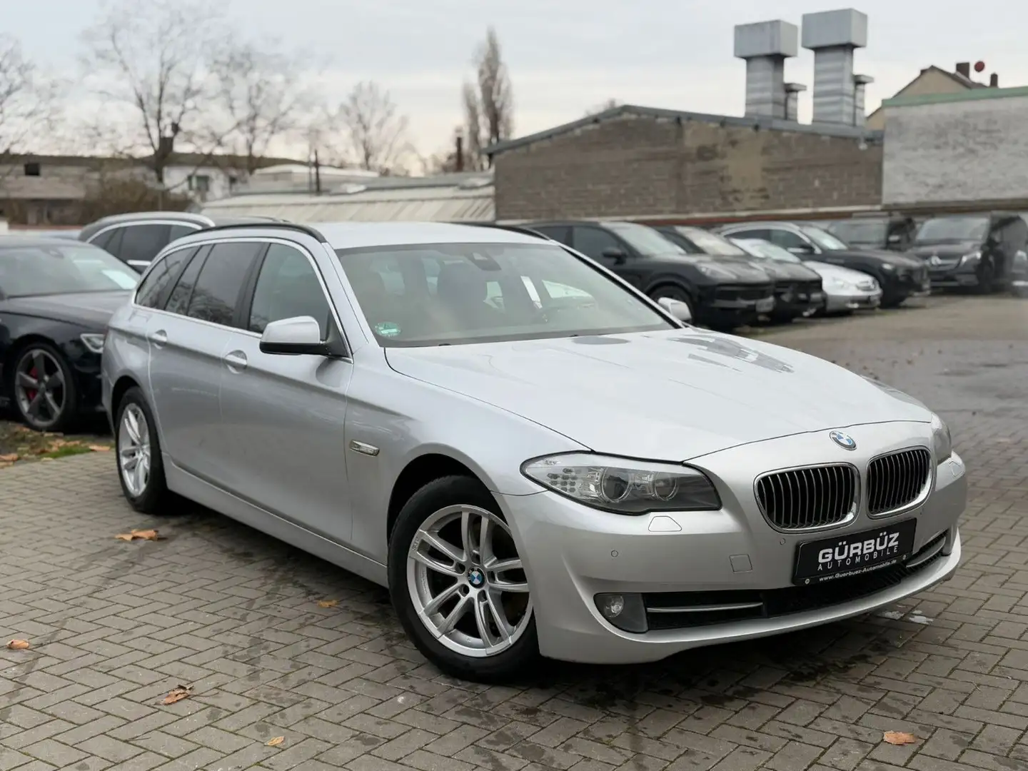 BMW 520 d Touring*Navi*BiXenon*Spur*HUD* Silber - 1