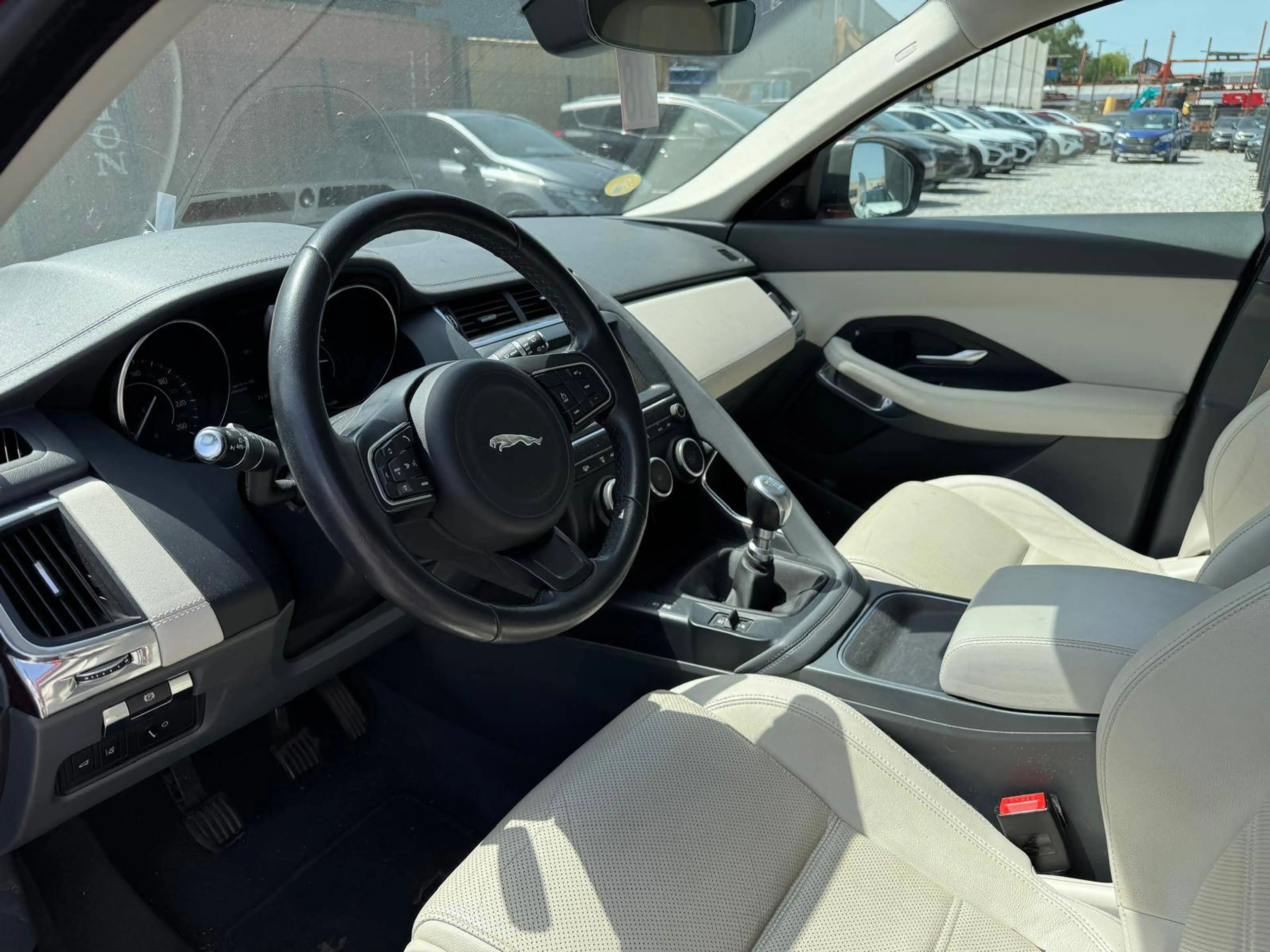 Jaguar E-Pace 2.0 D (EU6.2) // Export - Marchand — photo 15