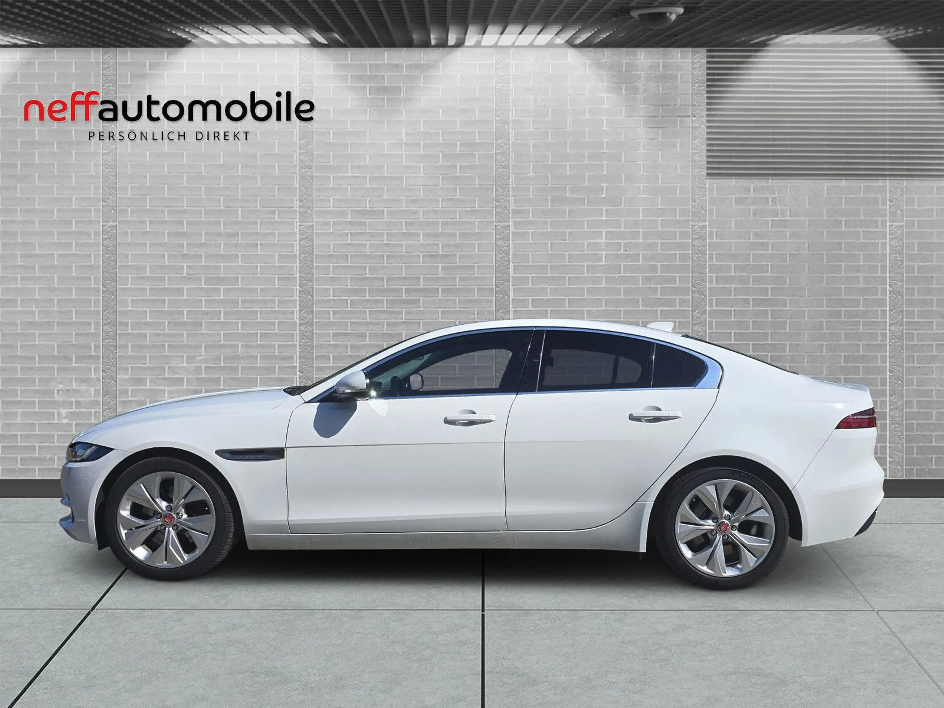 Jaguar XE S  AWD D180 Leder+LED+Navi+Kamera — photo 2