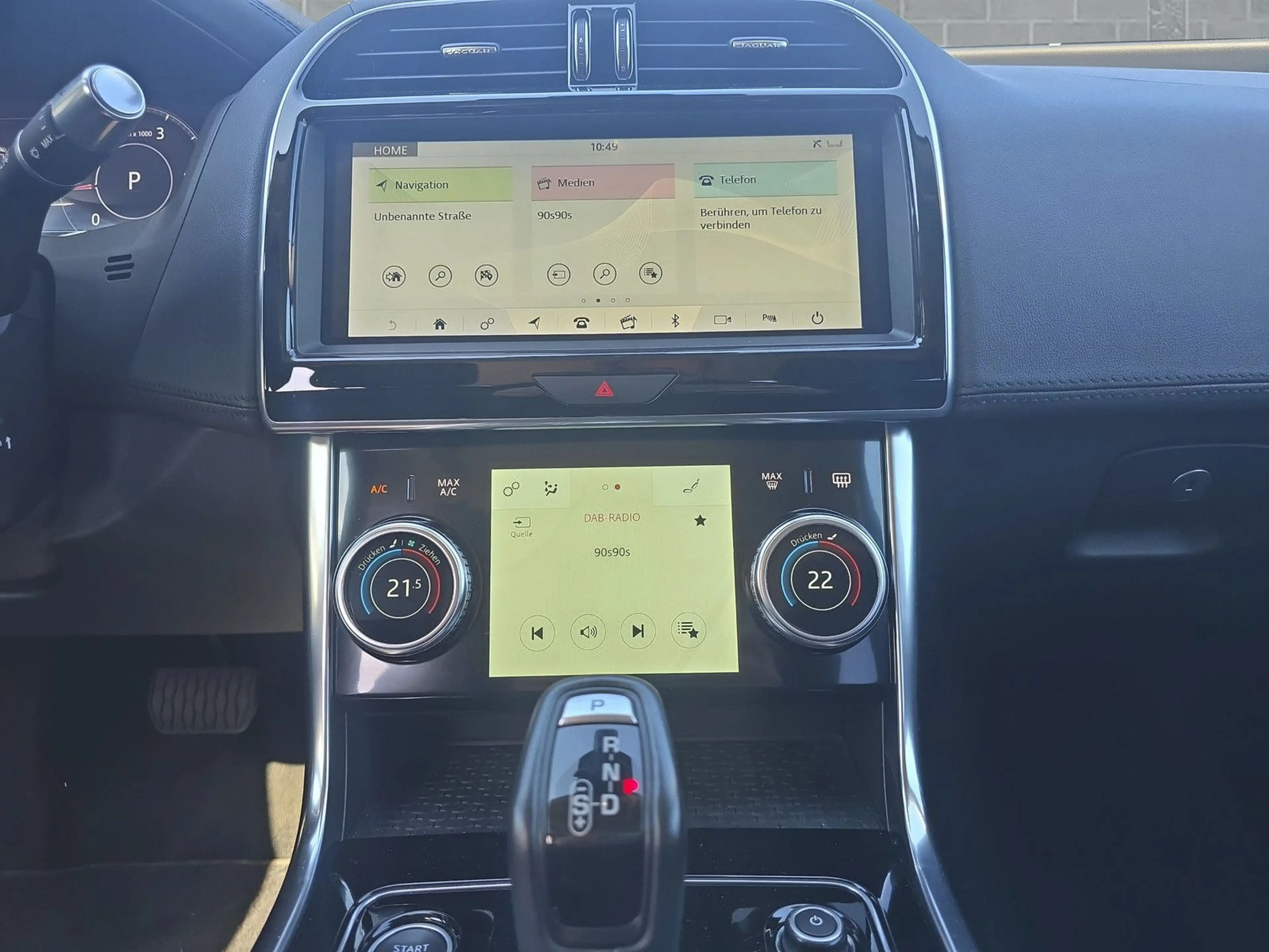 Jaguar XE S  AWD D180 Leder+LED+Navi+Kamera — photo 14