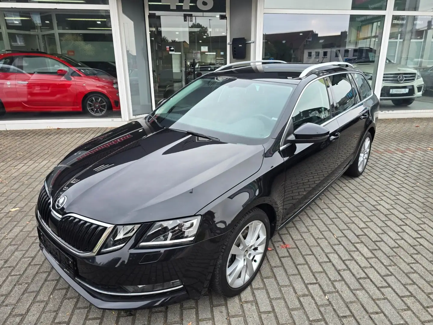 Skoda Octavia Combi Style*Navi*R-Cam*LED*CantonS*TOP Negro - 2