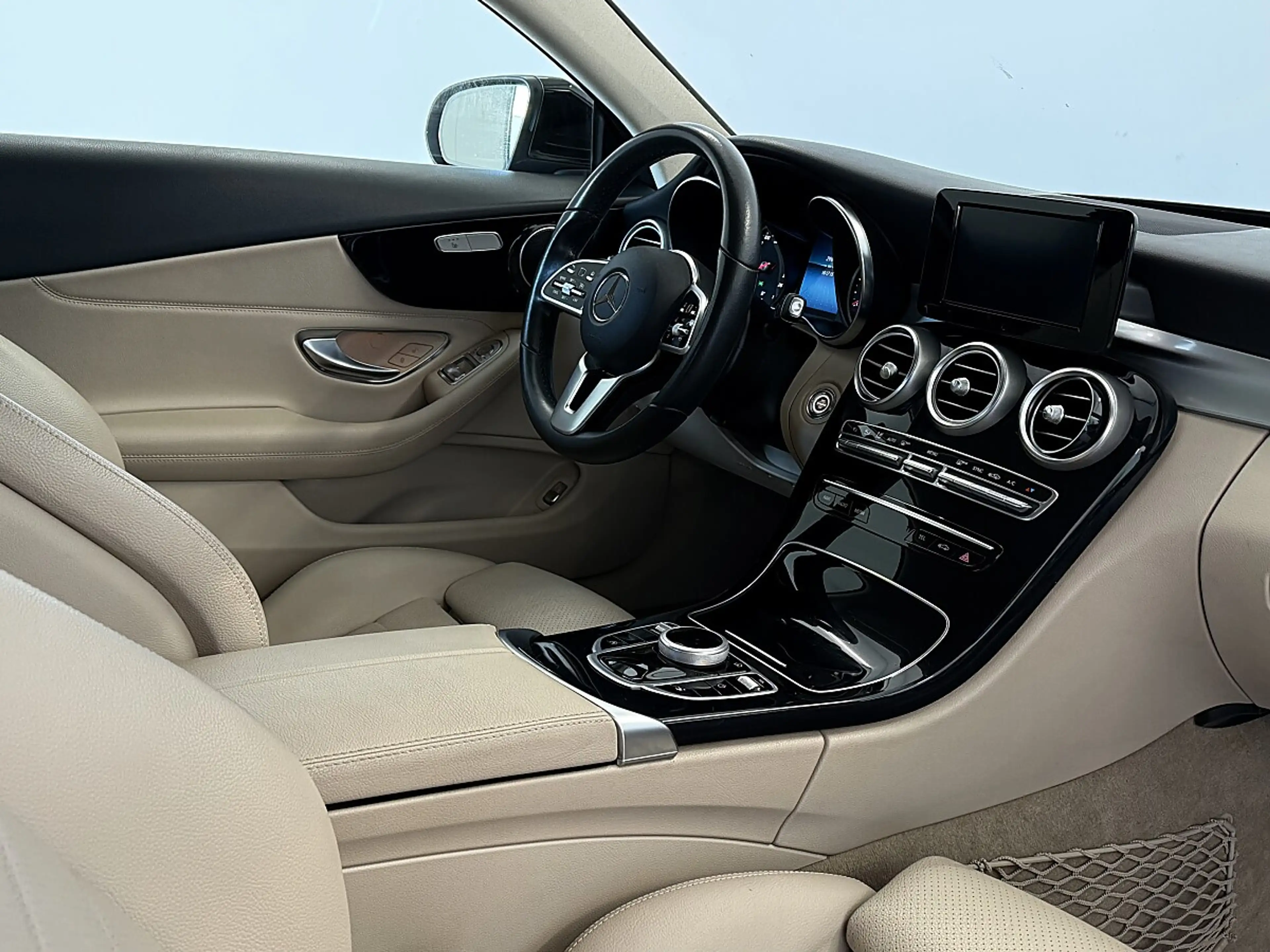 Mercedes-Benz C 220 d Coupe — photo 10