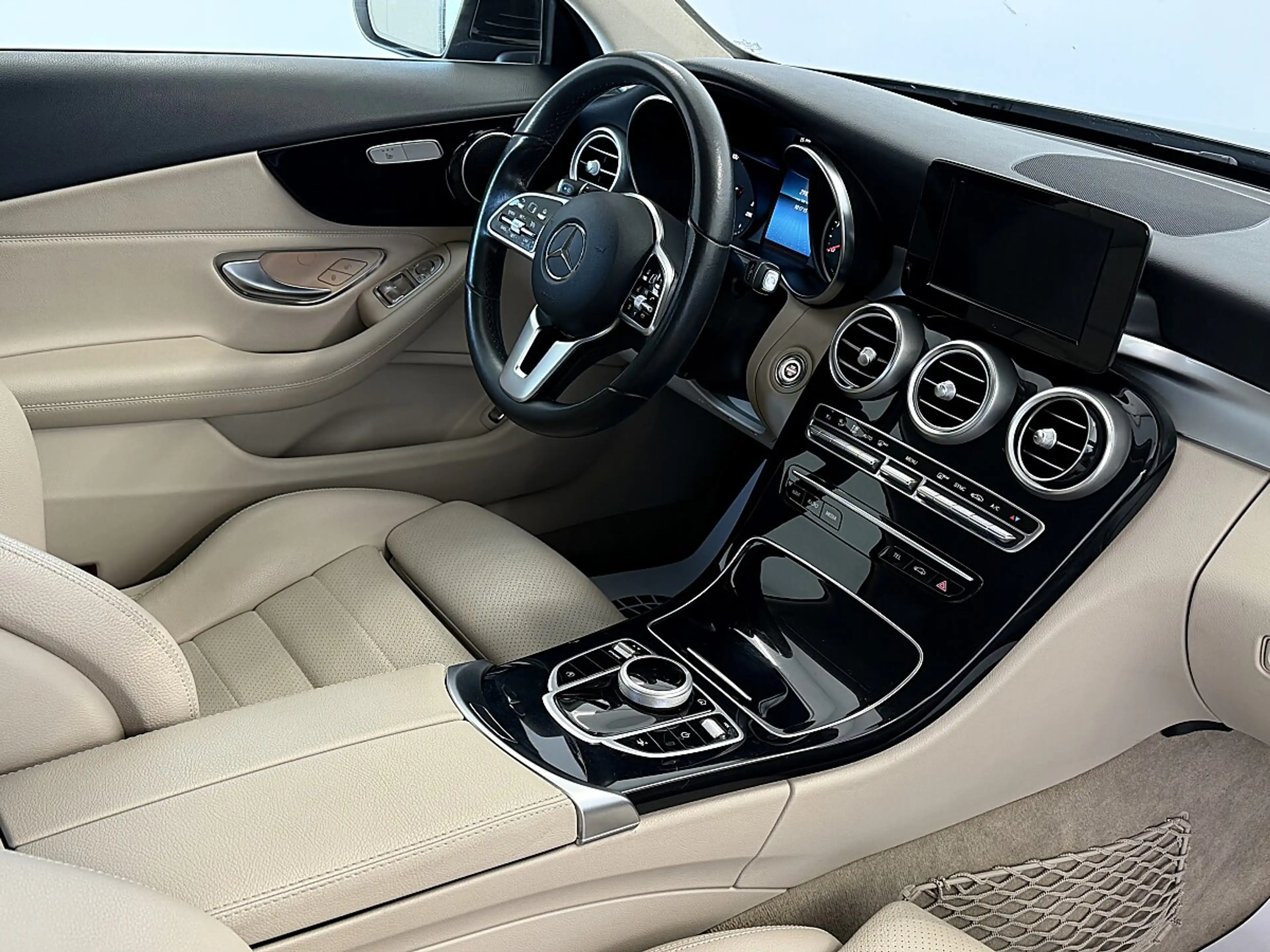 Mercedes-Benz C 220 d Coupe — photo 11