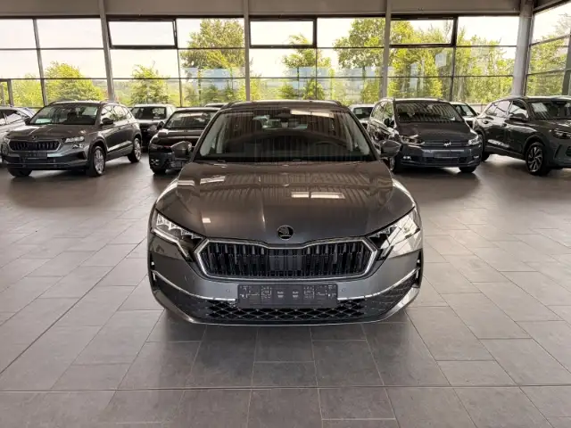 Skoda Octavia view 2