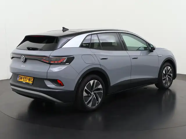Volkswagen ID.4 view 4