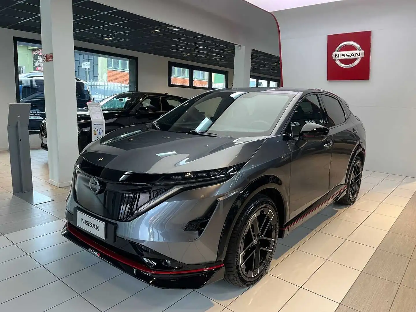 Nissan Ariya 87 kWh 4WD Nismo Grigio - 1