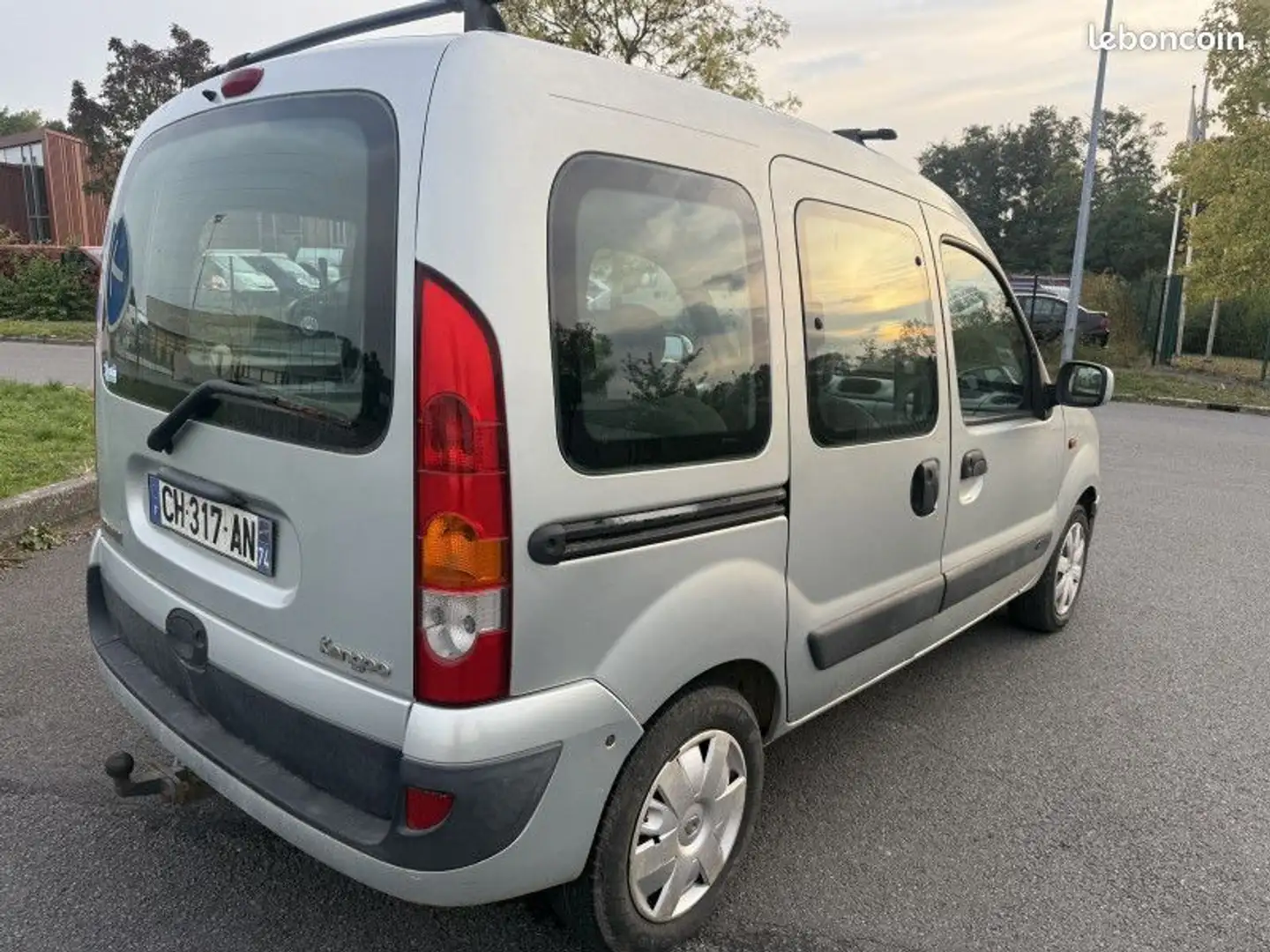 Renault Kangoo 1.5 DCI 65CH LE ROUTARD 4P Grau - 2
