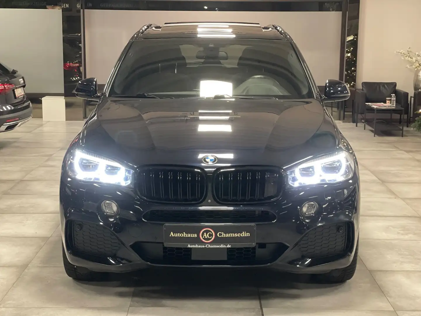 BMW X5 xDrive 30d M-Paket Schwarz - 1