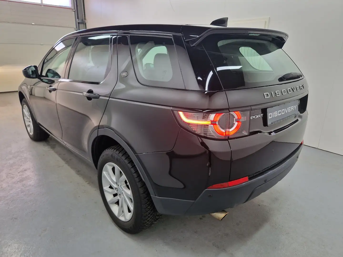 Land Rover Discovery Sport TD4 Pure Automatik Sicht Park SHZ Schwarz - 2