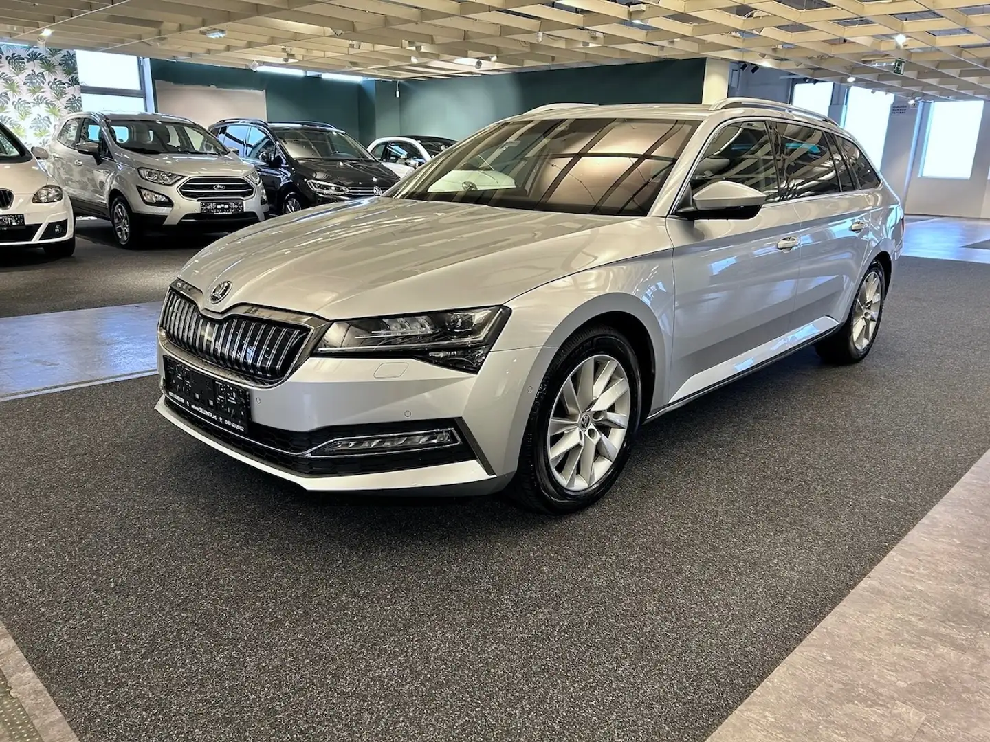 Skoda Superb Kombi 1,4 TSI PHEV Style DSG *1. Bes/Pickerl neu* Silber - 1