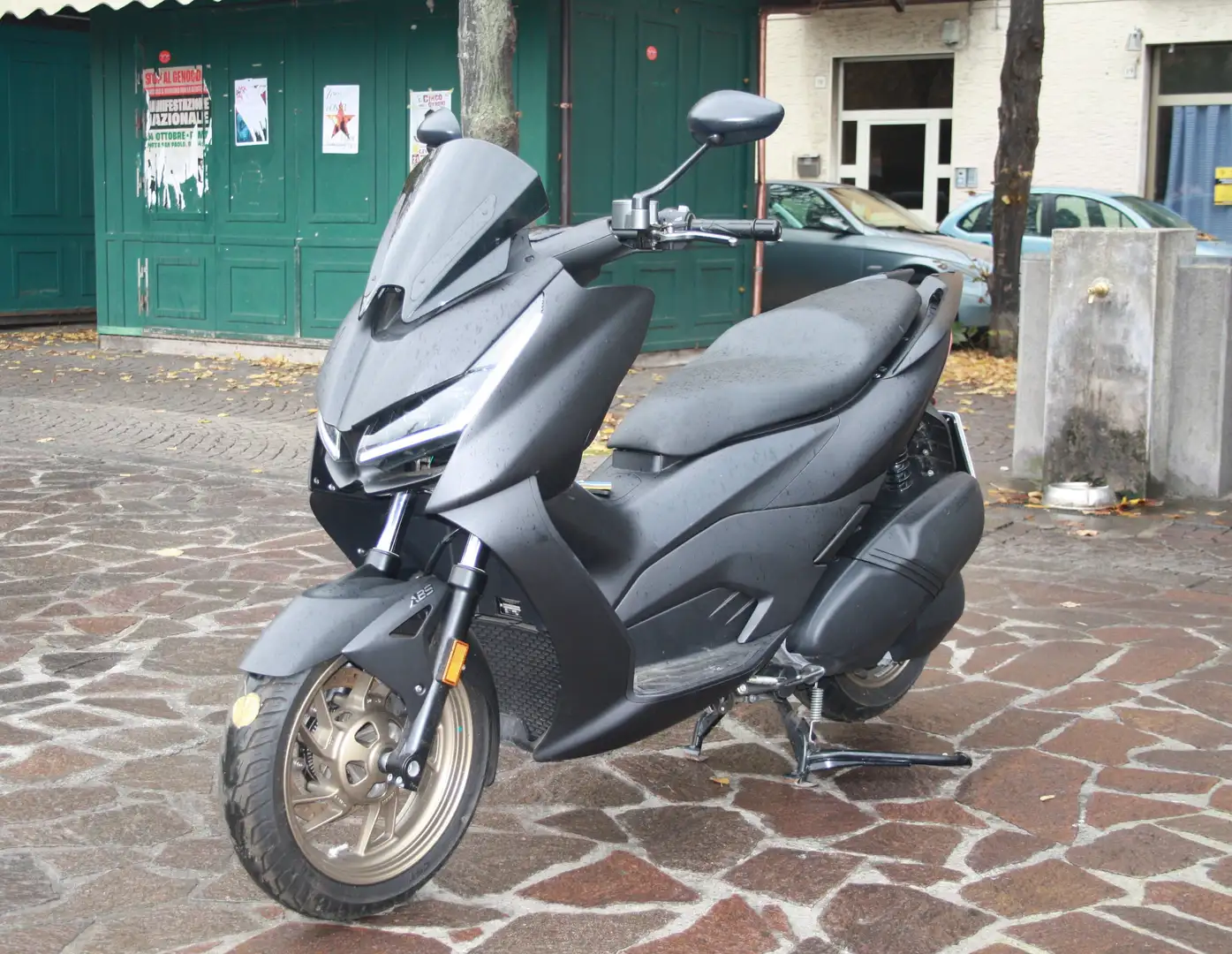 Zontes 350 T1 Zontes ZT 350D ADATTO PATENTE A2 Zwart - 2