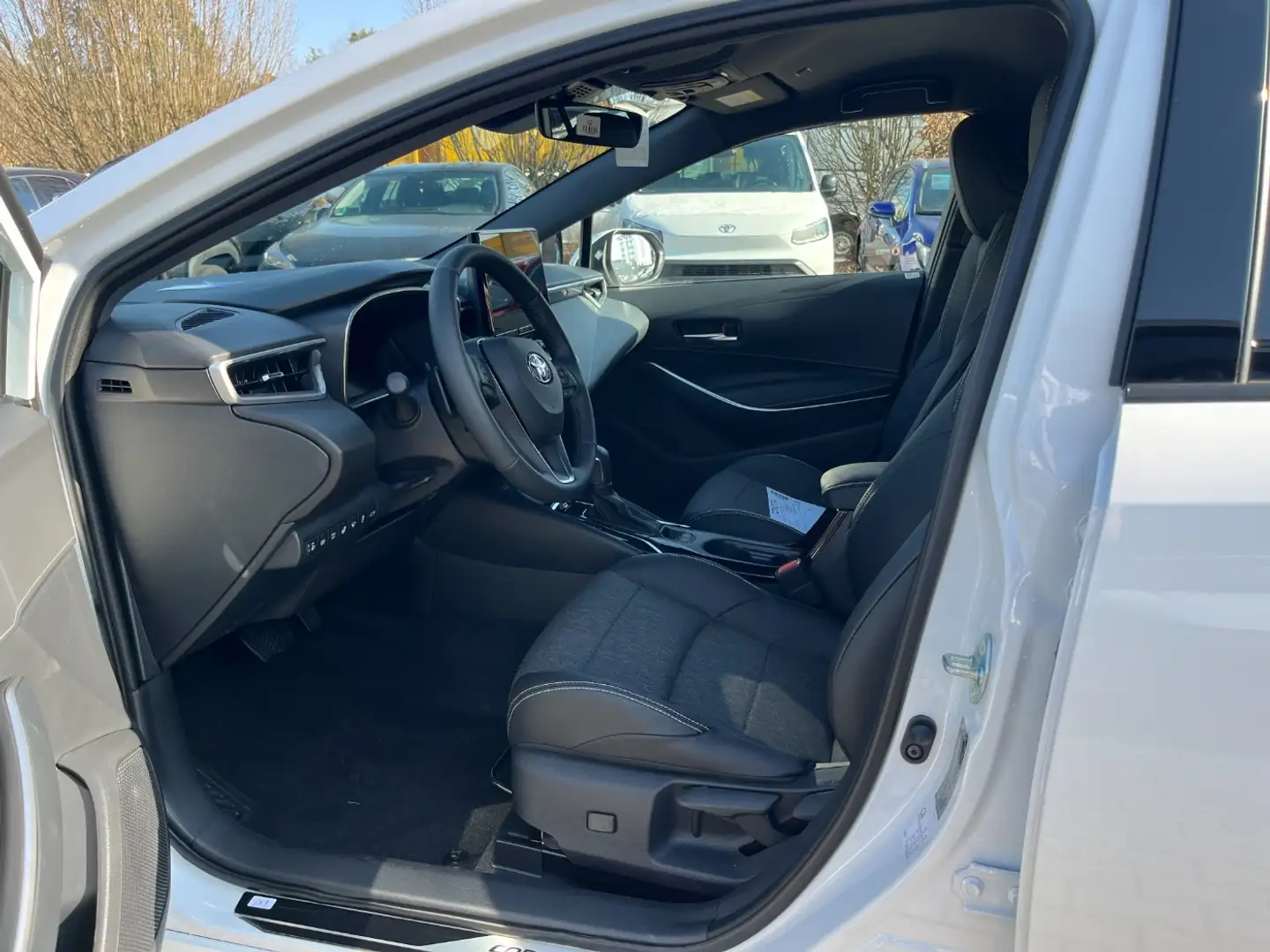 Toyota Corolla Touring Sports 2.0 Hybrid Teamplayer SHZ Blanc - 2