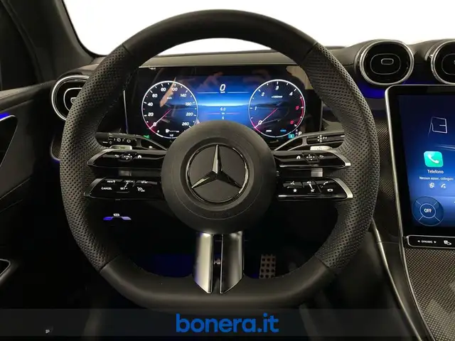 Mercedes-Benz 220 view 18
