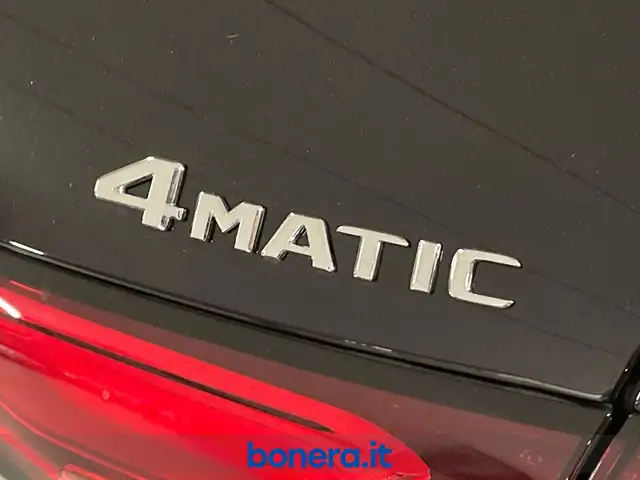 Mercedes-Benz 220 view 9