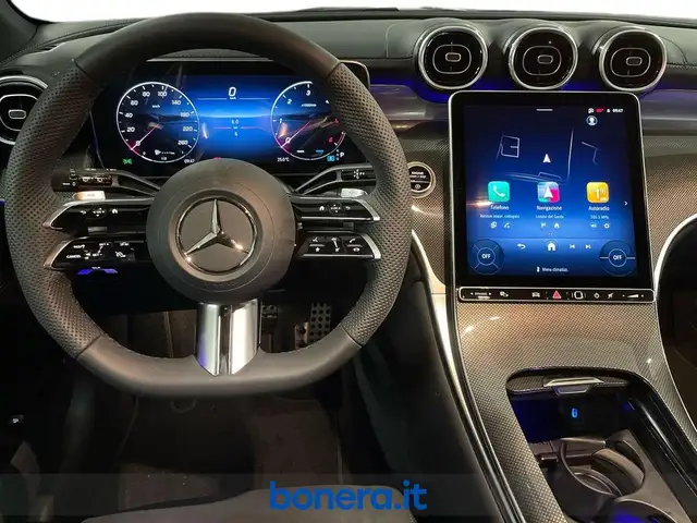 Mercedes-Benz 220 view 17