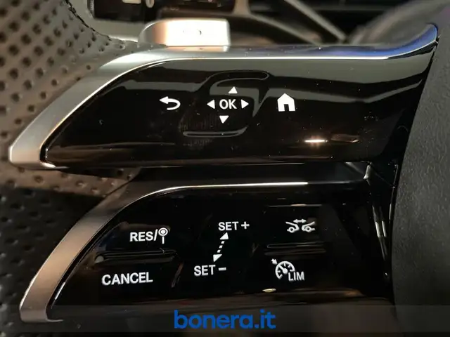 Mercedes-Benz 220 view 19