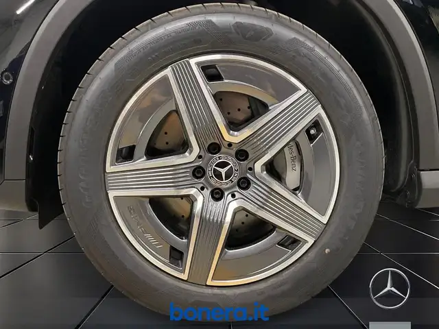 Mercedes-Benz 220 view 13