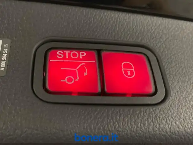 Mercedes-Benz 220 view 15