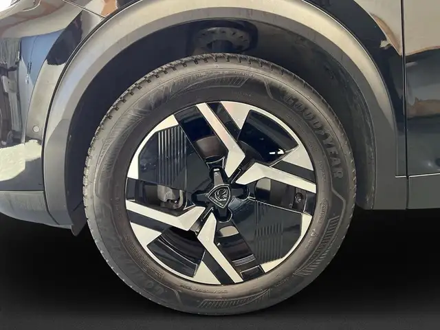 Peugeot 2008 view 8