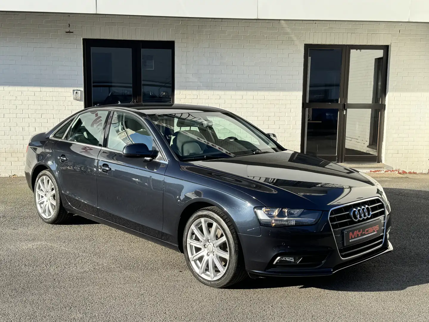 Audi A4 2.0 TDI 150 CV S-LINE AUTOMATIQUE GPS CUIR XÉNON Blau - 2