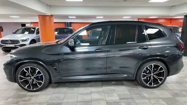 BMW X3 M view 3