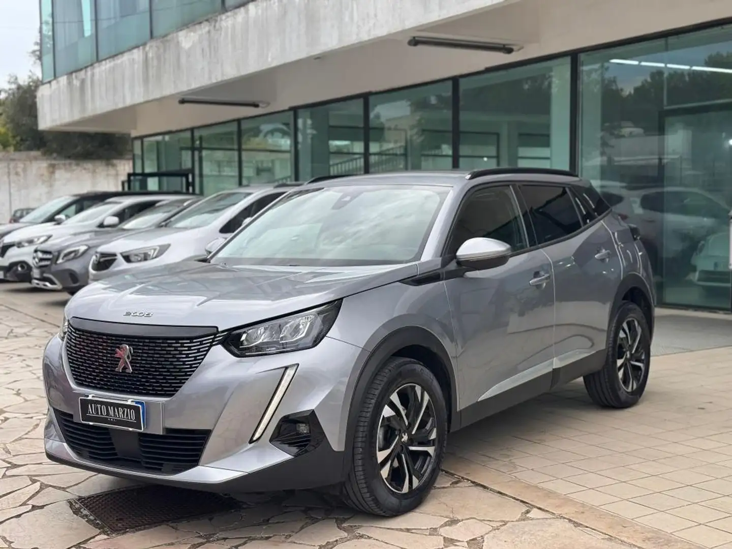 Peugeot 2008 1.5 bluehdi Allure Pack s&s 110cv Gris - 2