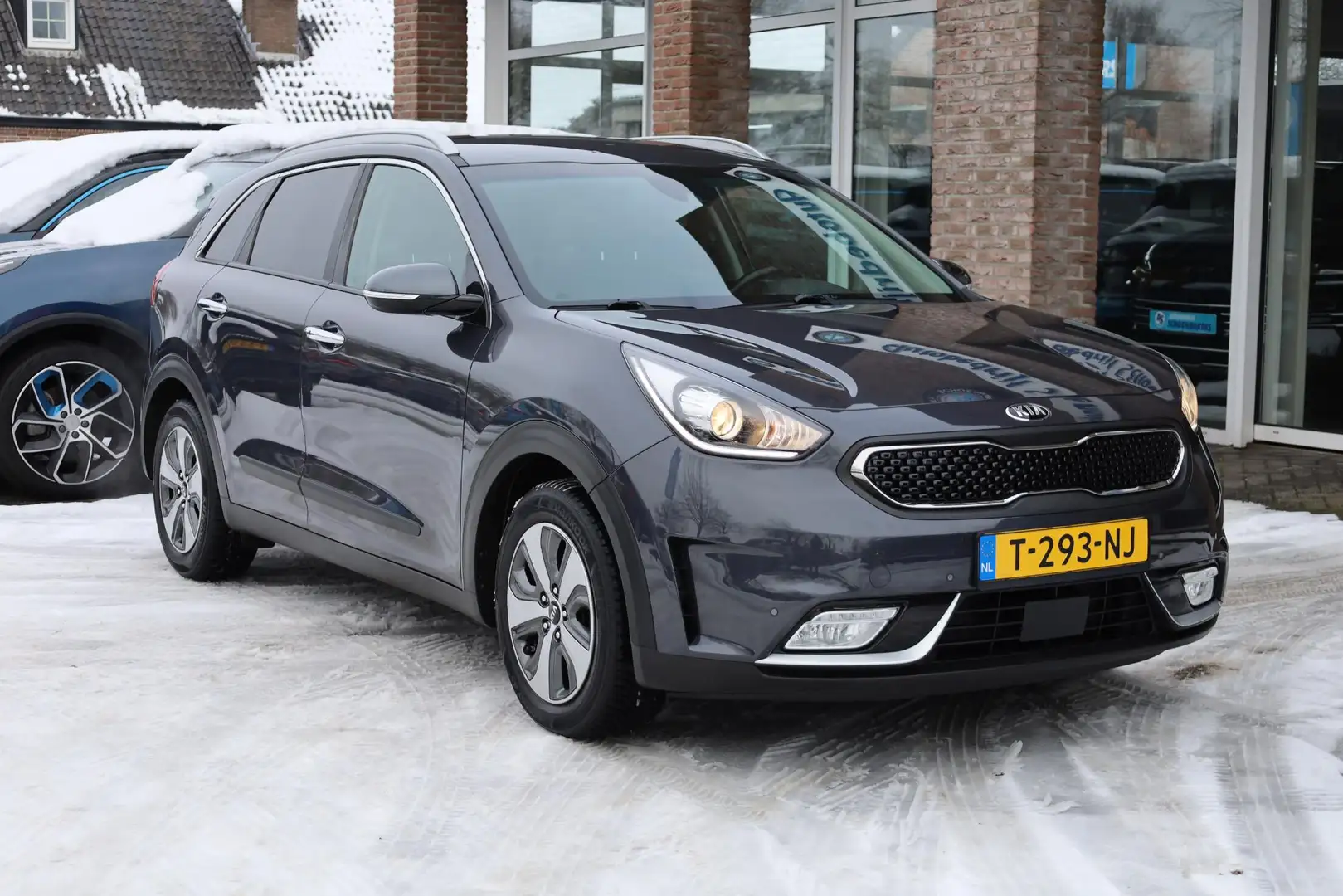 Kia Niro 1.6 GDi Hybrid DynamicLine CAMERA CARPLAY ACC NAVI Grau - 2