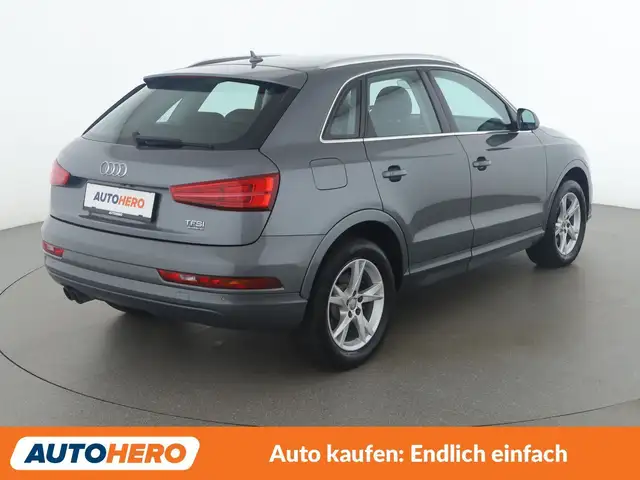 Audi Q3 view 6