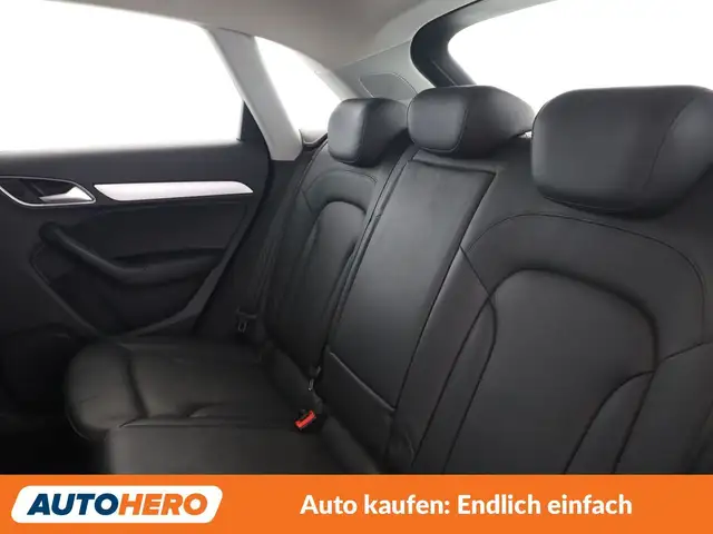 Audi Q3 view 14