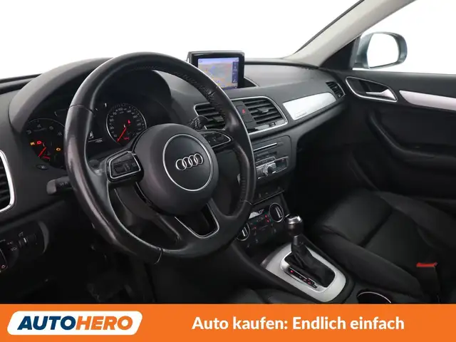 Audi Q3 view 11