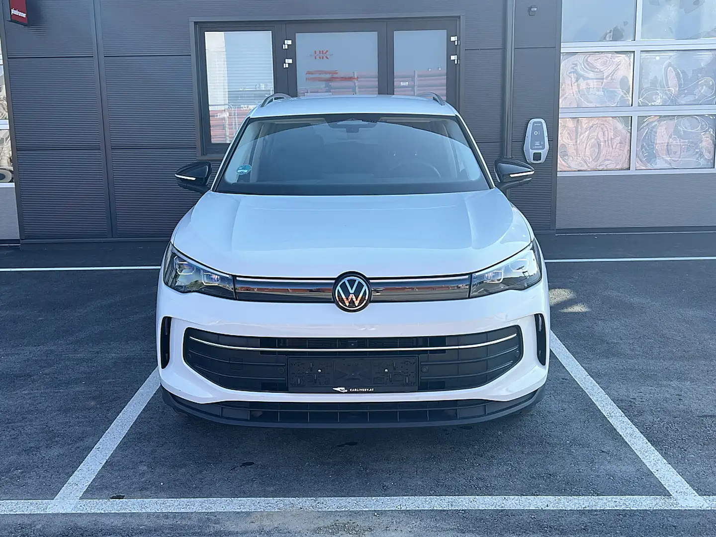 Volkswagen Tiguan 1,5 eTSI * DSG * AHK * ACC * 360° * SHZ Weiß - 2