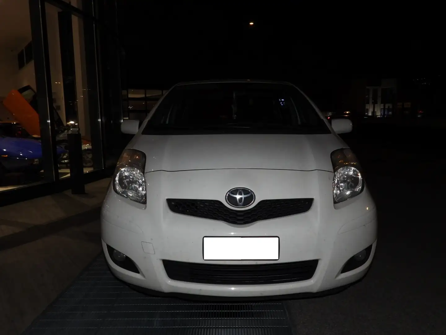 Toyota Yaris 1.0 SOL 5 PORTE (2011) Blanc - 2