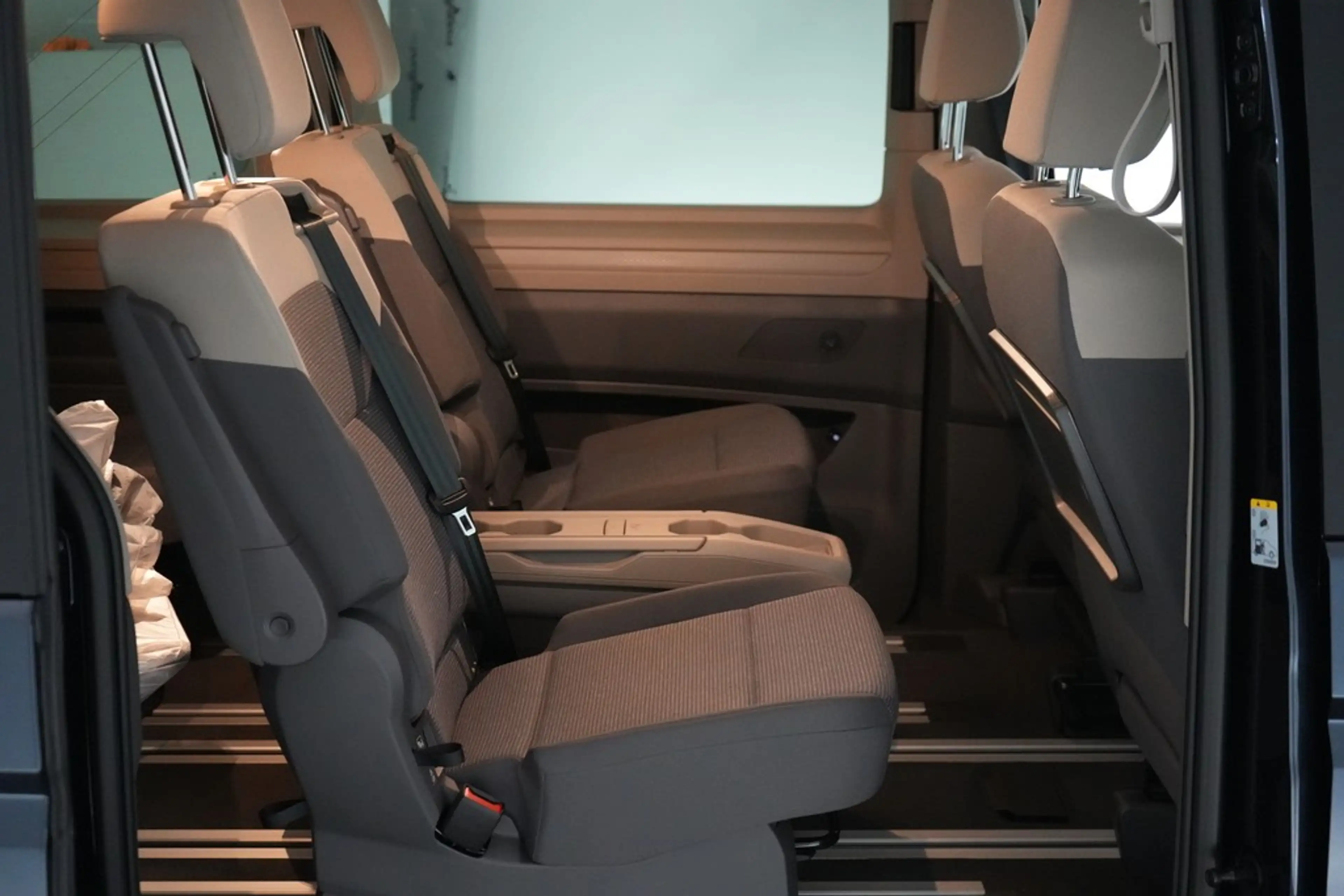 Volkswagen T7 California Beach Diesel 6-Sitzer — photo 10