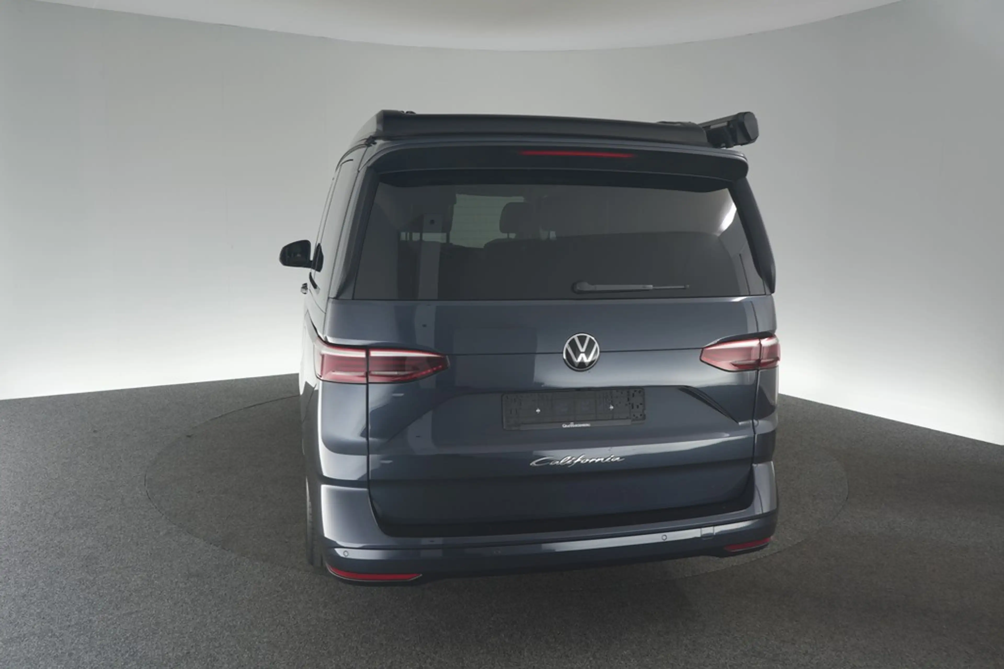 Volkswagen T7 California Beach Diesel 6-Sitzer — photo 4