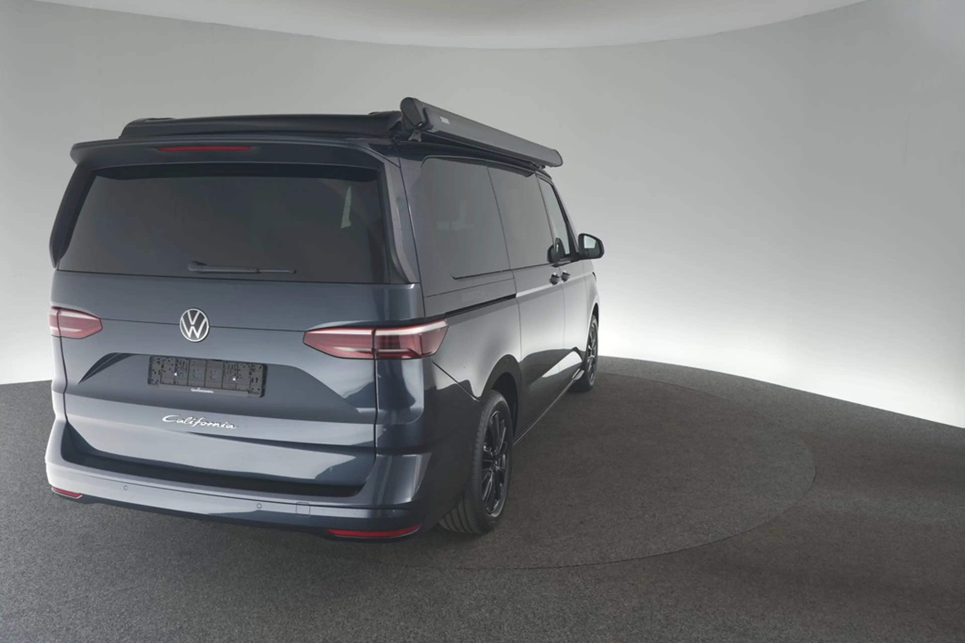 Volkswagen T7 California Beach Diesel 6-Sitzer — photo 2
